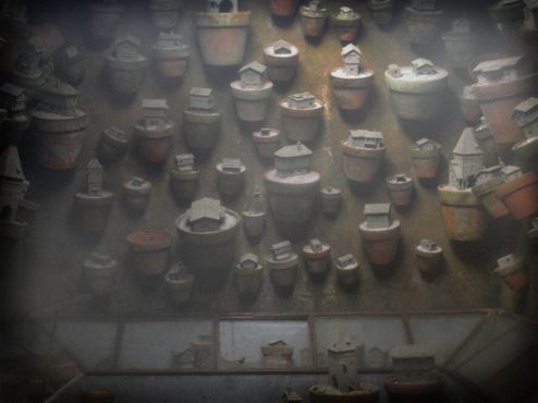 Внутри постройки