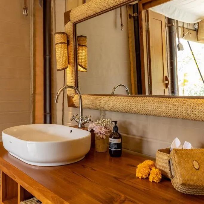 Отели 4*, Бутик-отели, Отели 5*, Виллы, Глэмпинги, Яхты