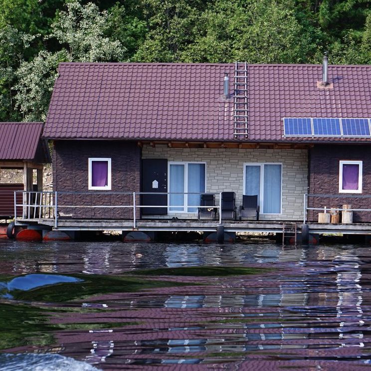 Отели 1-2*, Шале, Хаусботы