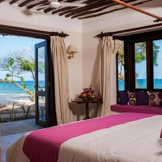 Гостиницы 4*, Лодж