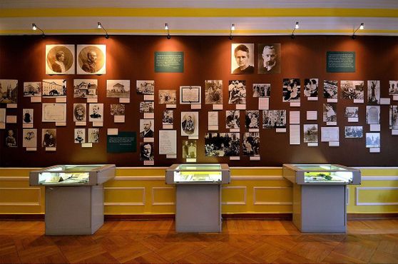 Фотоколлекция в Варшавском музее Марии Склодовской-Кюри
