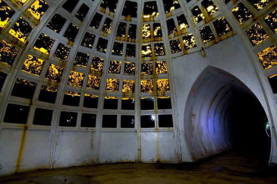 Подземный бальный зал в городе Витли