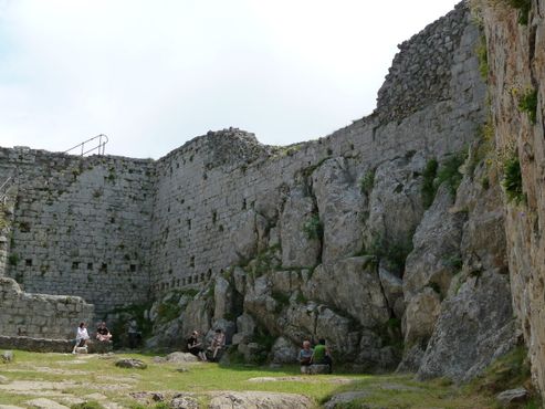 Замок Монсегюр