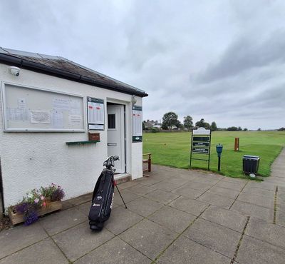 Здесь попросите разрешения посмотреть на камни