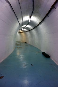 Один из туннелей, ведущих к бункеру