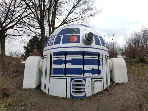 R2-D2 в пражском парке «Фолиманка»