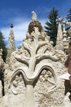 Идеальный дворец