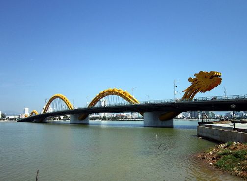 Мост с огнедышащим драконом