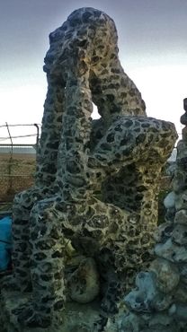 Галечный грот на пляже Брайтона