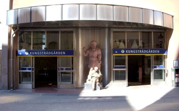 Вход на станцию метро Кунгстрэдгорден