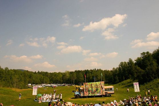 Театр «Брэд энд Паппет»