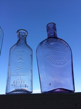 Бутылки из-под виски 1880-х годов