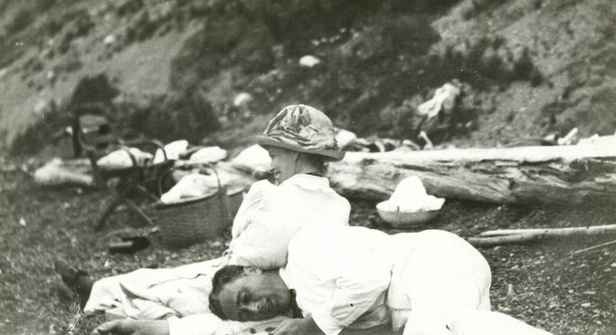 Франклин Делано Рузвельт со своей женой Элеонор в 1910 году