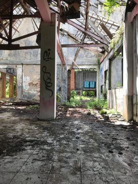 Заброшенный парк развлечений