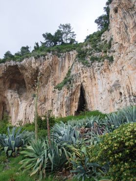 Пещера Гримальди недалеко от Монте-Карло