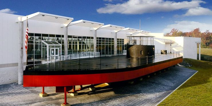 Морской музей и парк в Ньюпорт-Ньюсе