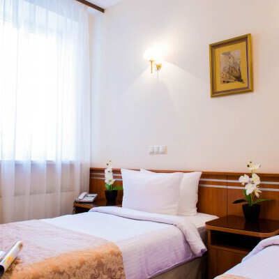 Отели 1-2*, Отели 3*