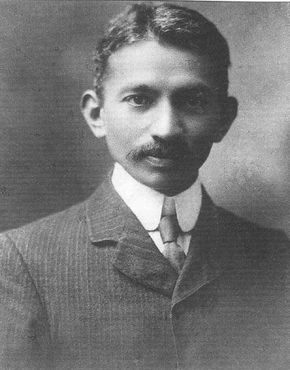 Ганди в 1909 году, когда жил в доме Сатьяграха