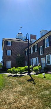 Само место было выбрано из-за относительной отдалённости от Филадельфии и Честера