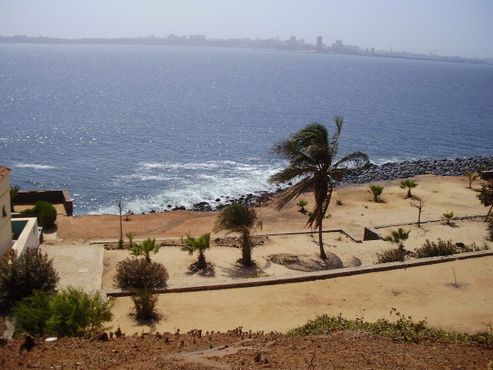 Вид на материковый Сенегал с острова