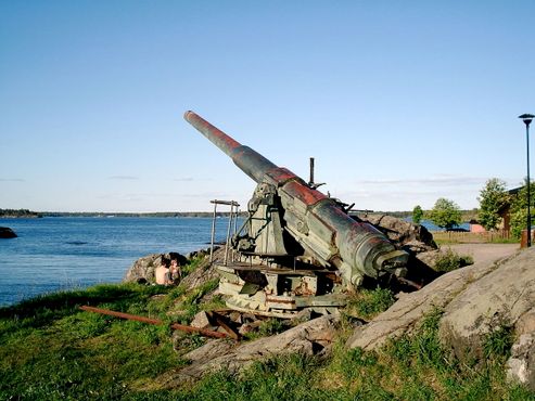 Русская морская пушка модели Виккерс 1909 года, представленная в крепости