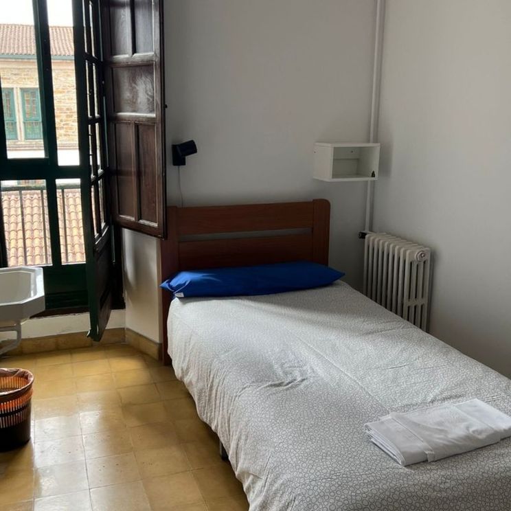 Отели 1-2*, Отели 4*, Апартаменты, Бунгало, Коттеджи, Шале