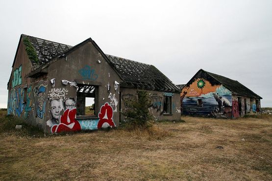 Заброшенные дома покрыты граффити