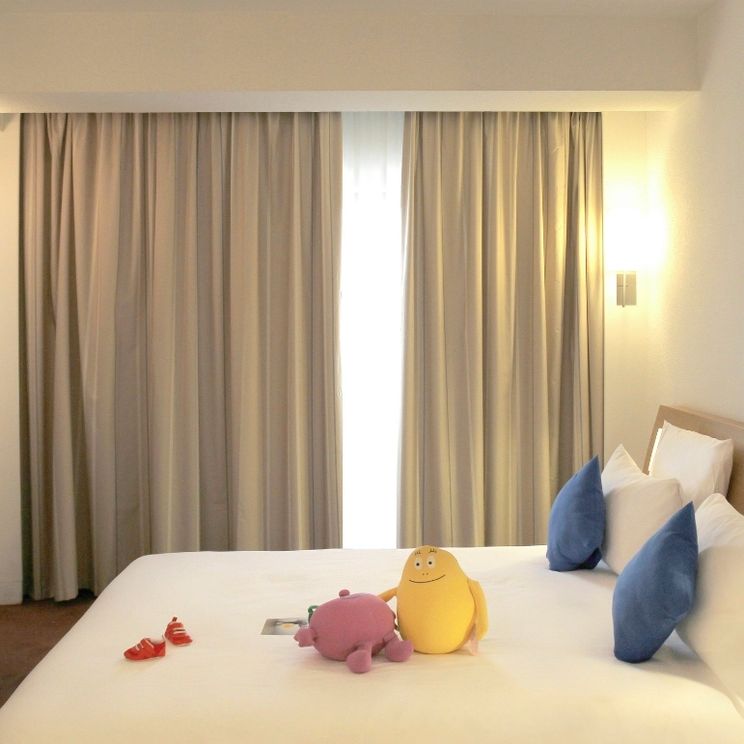 Отели 4*, Палатки