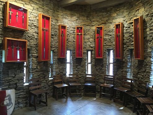 Замок Гарри Эндрюса, комната мечей