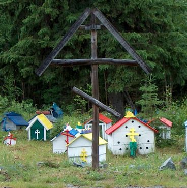 Погребальные дома духа в Эклутне, Аляска