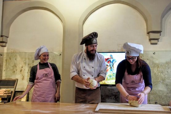Участникам предлагается принять участие в изготовлении круассанов под руководством сертифицированного пекаря
