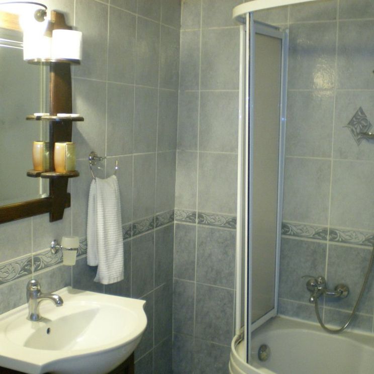 Отели 1-2*, Отели 3*