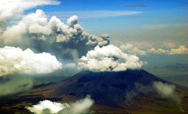 Извержение вулкана Ол-Доиньо-Ленгаи