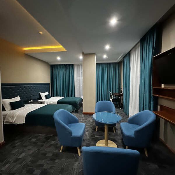 Кемпинги, Отели 4*, Юрты