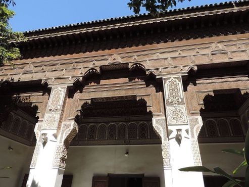 Украшенный фасад Дворца Бахия
