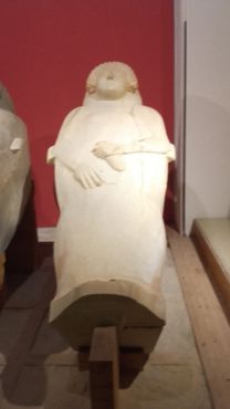 Женский саркофаг, также известный как «Кадисская леди»