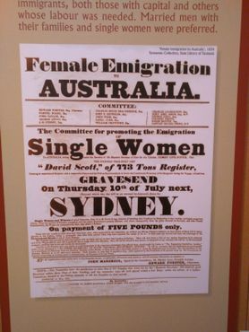 Постер об эмиграции