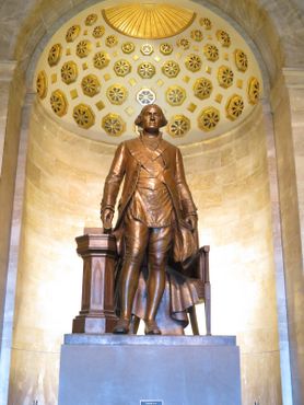 Статуя Джорджа Вашингтона