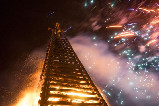 Рождественские костры на дамбе