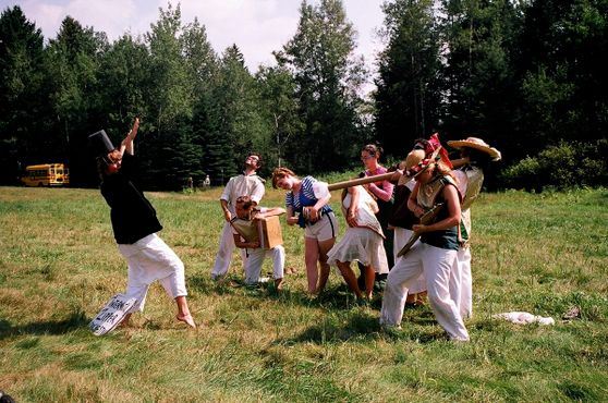 Театр «Брэд энд Паппет»