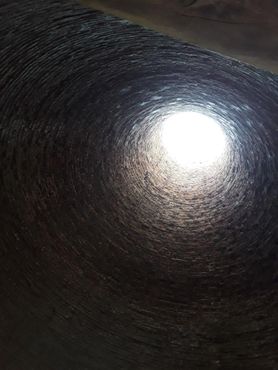 Внутри гончарной печи