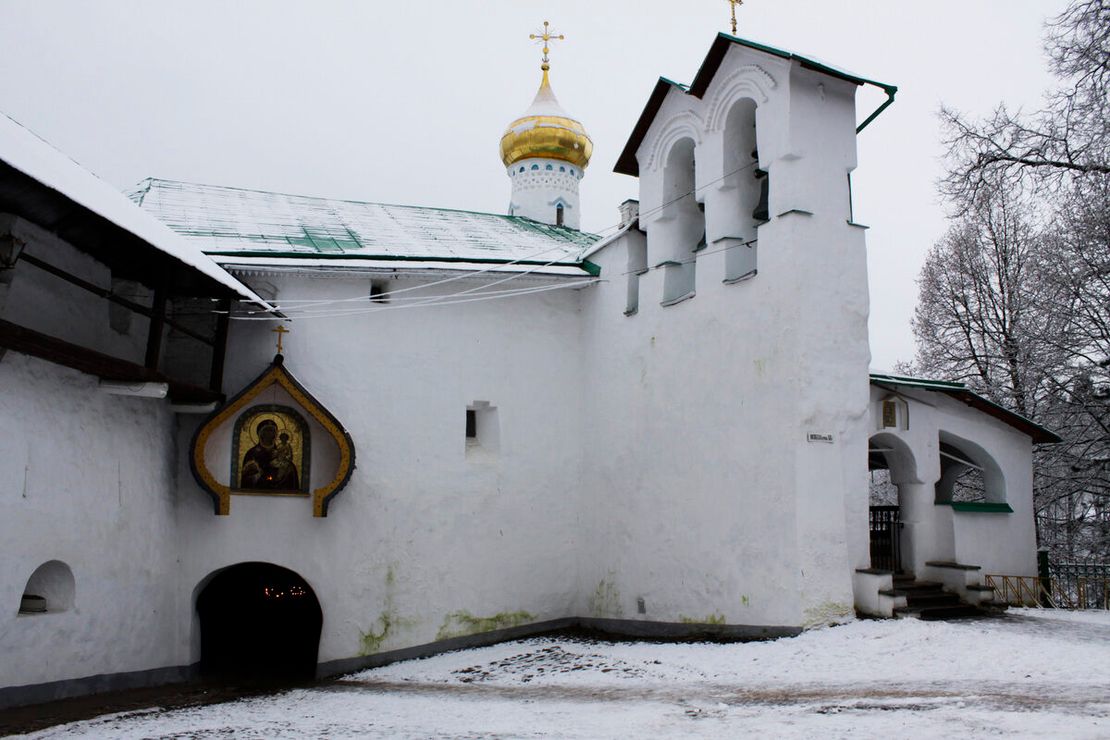 Свято успенский псково печерский монастырь фото