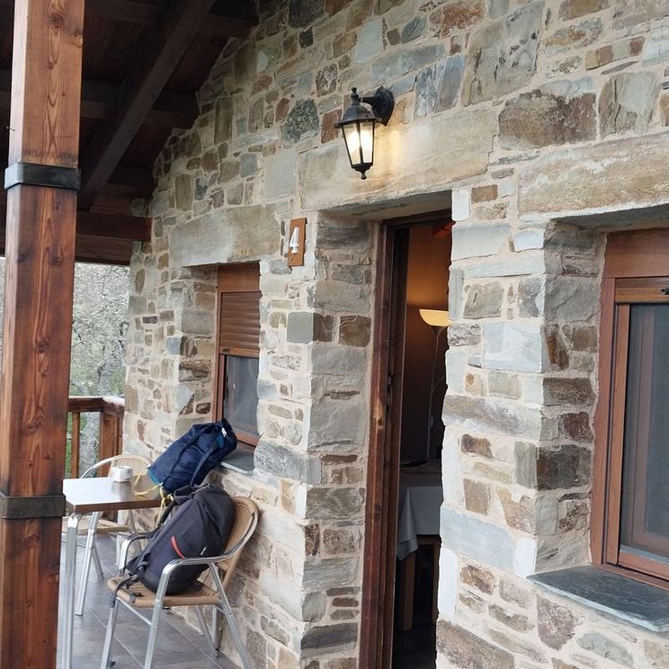 Отели 1-2*, Отели 4*, Апартаменты, Бунгало, Коттеджи, Шале