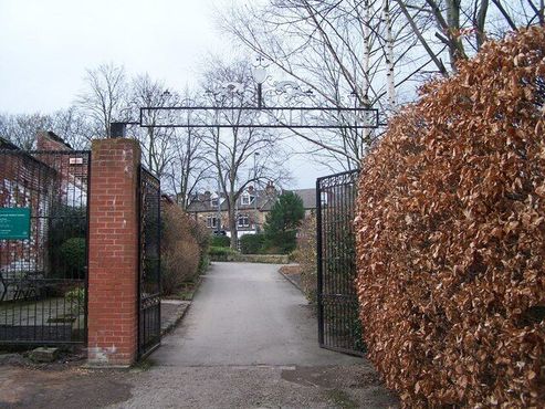 Вход в Мемориальный сад трагедии
«Хиллсборо»