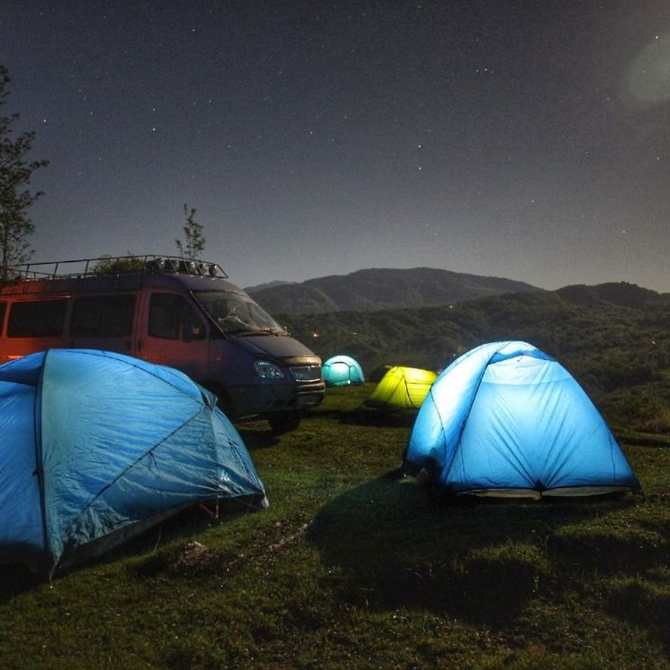 Хостелы, Палатки