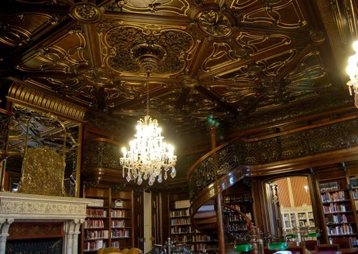 Потолок читального зала