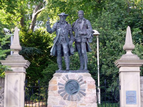 Памятник Роберту Льюису Стивенсону