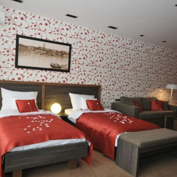 Отели 3*, Отели 4*, Апартаменты