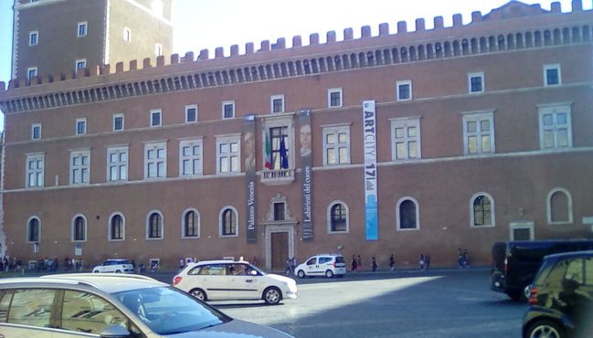 Балкон Палаццо Венеция