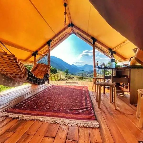 Гостевые домики, Отели 4*, Глэмпинги, Коттеджи, Шале